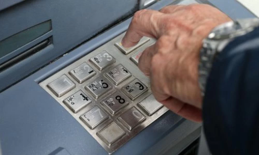 Περί τα 2,5 δισ. ευρώ σε συντάξεις, αναδρομικά και επιδόματα